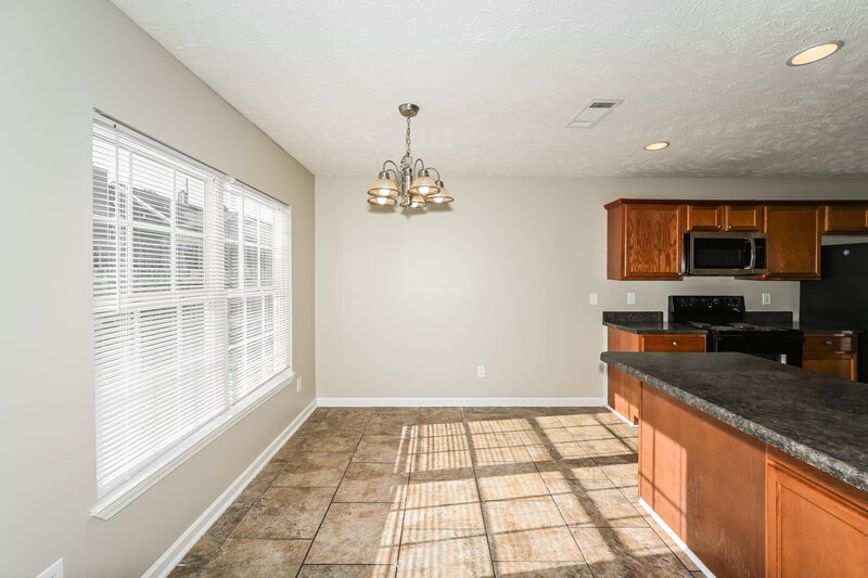 2,150/Mo, 176 Howard Woody Dr La Vergne, TN 37086 Dining Room View