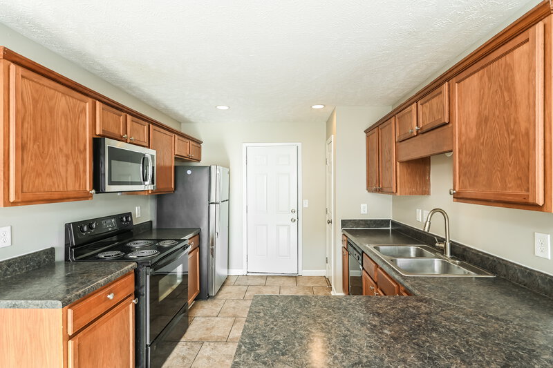2,150/Mo, 176 Howard Woody Dr La Vergne, TN 37086 Kitchen View