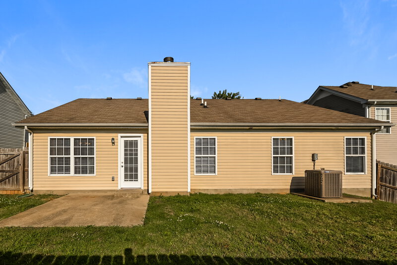 2,150/Mo, 176 Howard Woody Dr La Vergne, TN 37086 Rear View