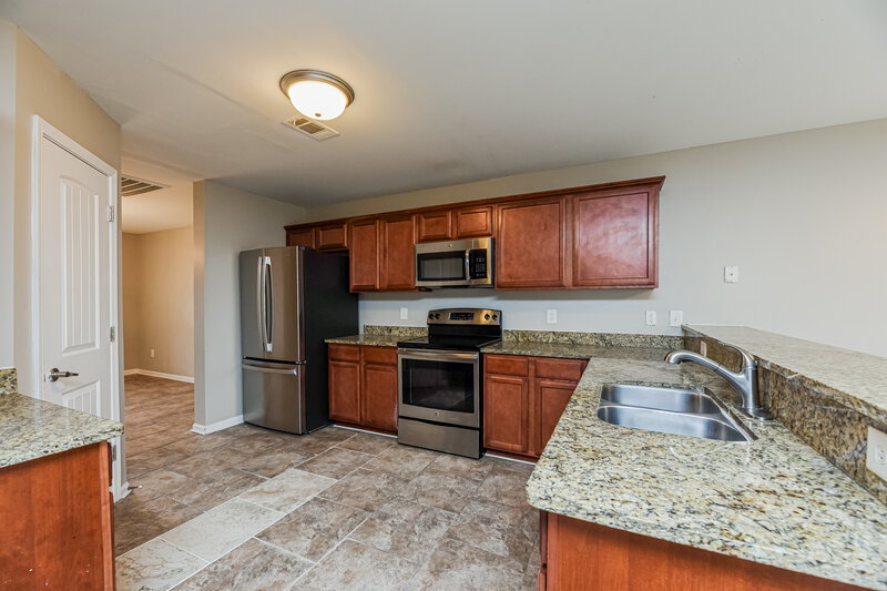 2,505/Mo, 163 Lyndhurst Dr La Vergne, TN 37086 Kitchen View