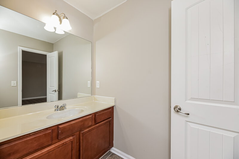 2,505/Mo, 163 Lyndhurst Dr La Vergne, TN 37086 Bathroom View