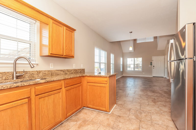 1,980/Mo, 1207 Larzelere Ln La Vergne, TN 37086 Kitchen View 2