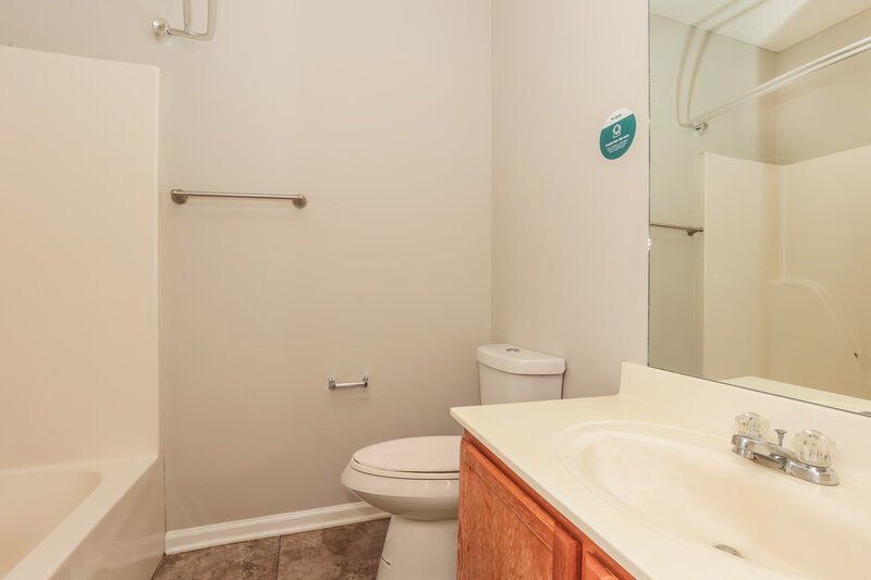 1,980/Mo, 1207 Larzelere Ln La Vergne, TN 37086 Bathroom View