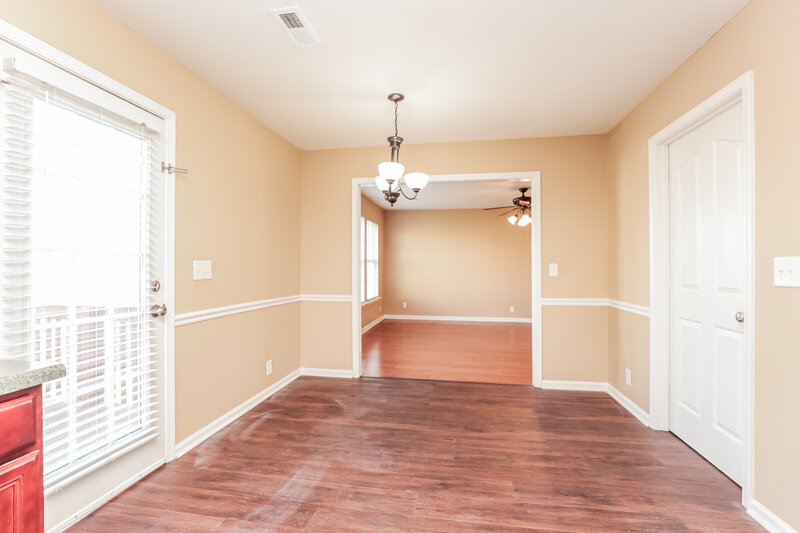 1,860/Mo, 1008 Cheryl Ln La Vergne, TN 37086 Dining Room View