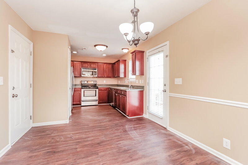 1,860/Mo, 1008 Cheryl Ln La Vergne, TN 37086 Dining Room View 2