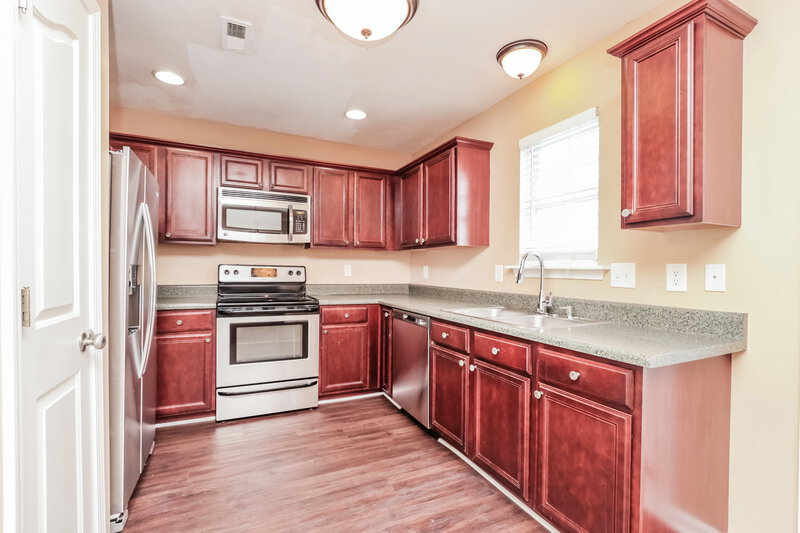1,860/Mo, 1008 Cheryl Ln La Vergne, TN 37086 Kitchen View