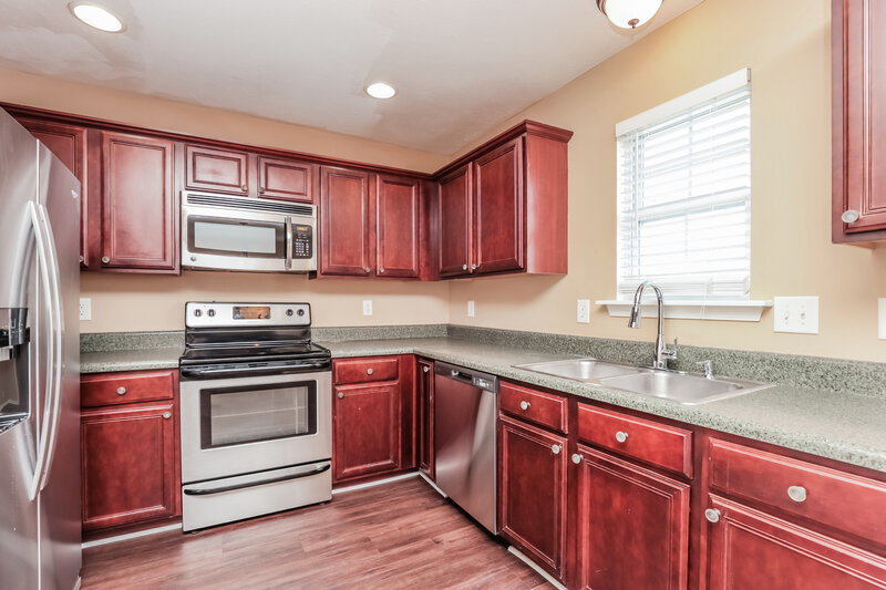 1,860/Mo, 1008 Cheryl Ln La Vergne, TN 37086 Kitchen View 2