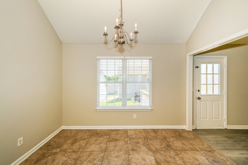 2,070/Mo, 1303 Tonya Dr La Vergne, TN 37086 Dining Room View
