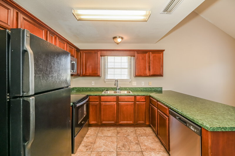 2,070/Mo, 1303 Tonya Dr La Vergne, TN 37086 Kitchen View