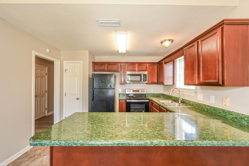 2,070/Mo, 1303 Tonya Dr La Vergne, TN 37086 Kitchen View 2