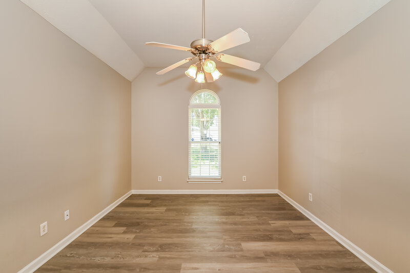 2,070/Mo, 1303 Tonya Dr La Vergne, TN 37086 Main Bedroom View