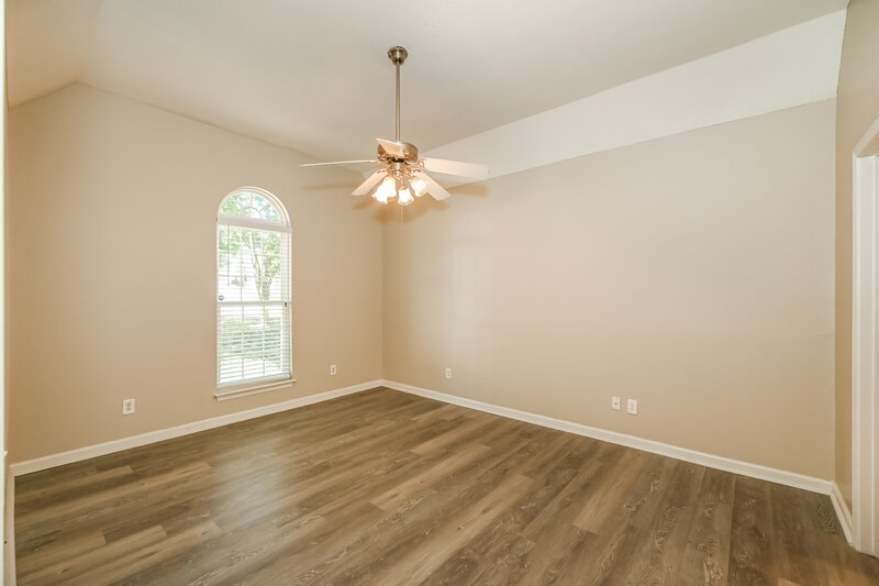 2,070/Mo, 1303 Tonya Dr La Vergne, TN 37086 Main Bedroom View 2