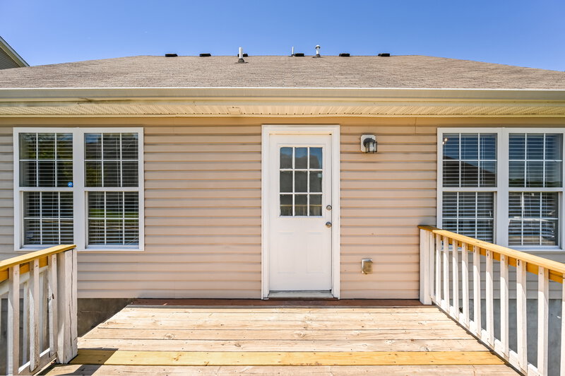 2,070/Mo, 1303 Tonya Dr La Vergne, TN 37086 Rear View