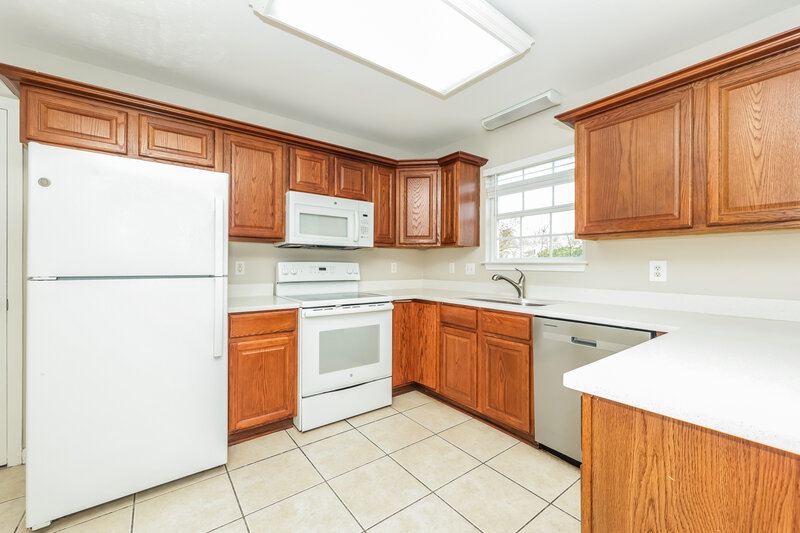 2,080/Mo, 1523 Waxman Dr La Vergne, TN 37086 Kitchen View