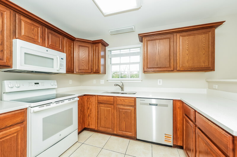 2,080/Mo, 1523 Waxman Dr La Vergne, TN 37086 Kitchen View 2