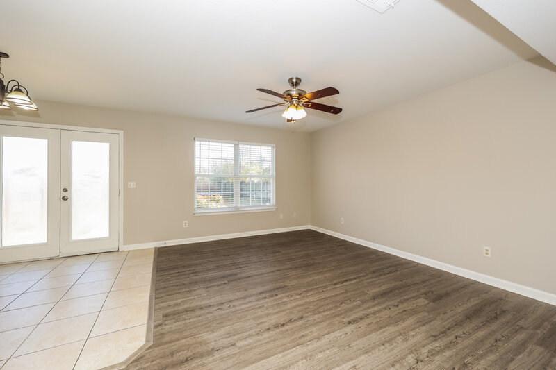 2,080/Mo, 1523 Waxman Dr La Vergne, TN 37086 Family Room View 2