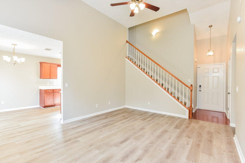 1,820/Mo, 134 Lyndhurst Dr La Vergne, TN 37086 Living Room View 4