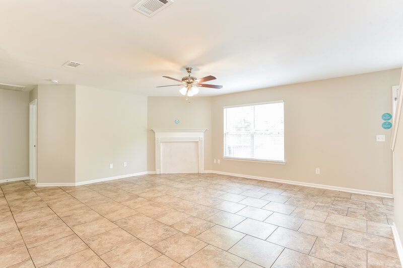 2,520/Mo, 165 Lyndhurst Dr La Vergne, TN 37086 Living Room View 2