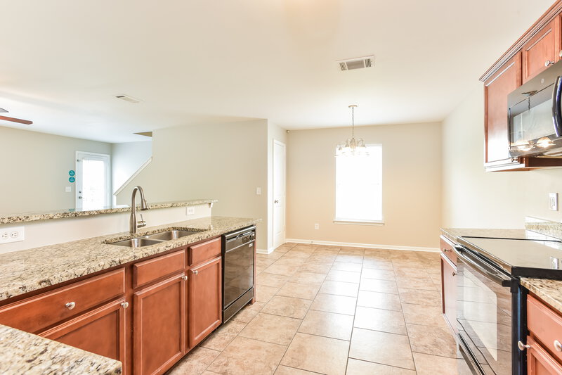 2,520/Mo, 165 Lyndhurst Dr La Vergne, TN 37086 Kitchen View