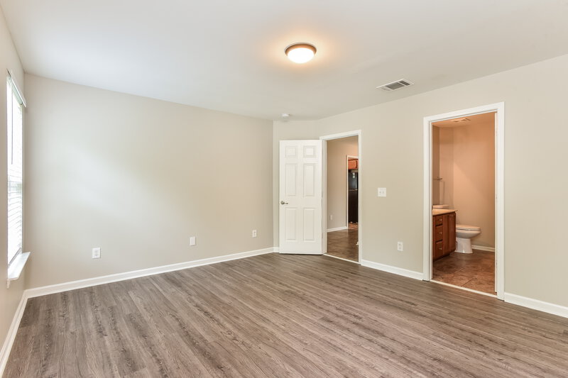 2,520/Mo, 165 Lyndhurst Dr La Vergne, TN 37086 Main Bedroom View 2