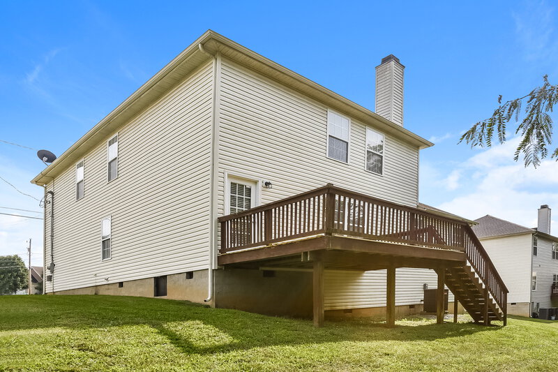 2,520/Mo, 165 Lyndhurst Dr La Vergne, TN 37086 Rear View