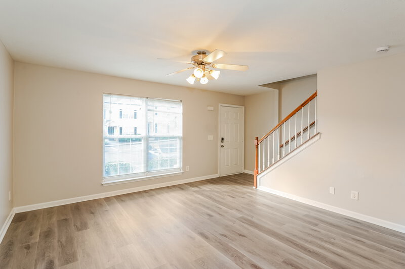 1,545/Mo, 8028 Logan Dr La Vergne, TN 37086 Living Room View 2