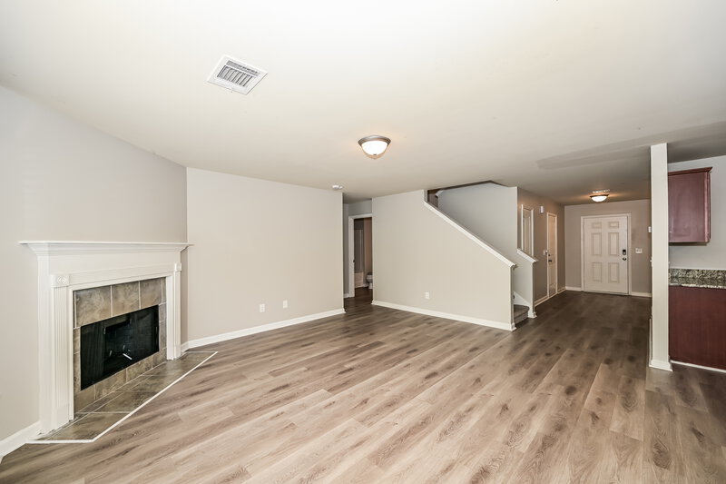 2,595/Mo, 167 Lyndhurst Dr La Vergne, TN 37086 Living Room View 2