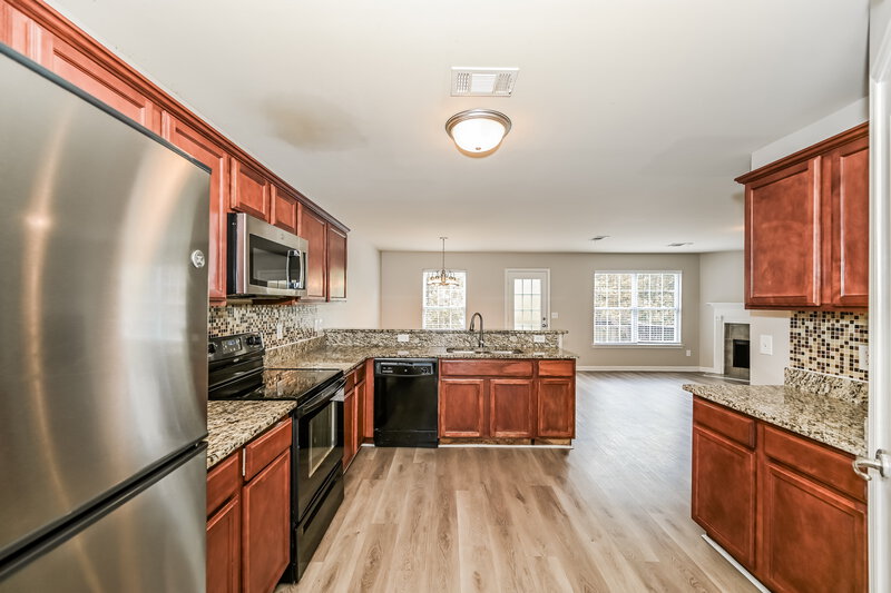 2,595/Mo, 167 Lyndhurst Dr La Vergne, TN 37086 Kitchen View