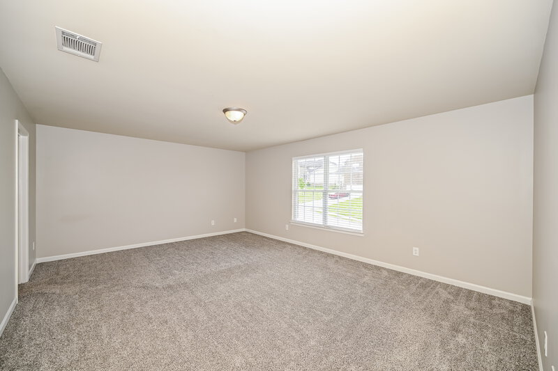 2,595/Mo, 167 Lyndhurst Dr La Vergne, TN 37086 Main Bedroom View