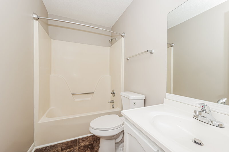 2,150/Mo, 110 Bland Dr Mount Juliet, TN 37122 Bathroom View