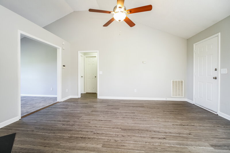 2,035/Mo, 604 Cahaba Ct Mount Juliet, TN 37122 Living Room View 3