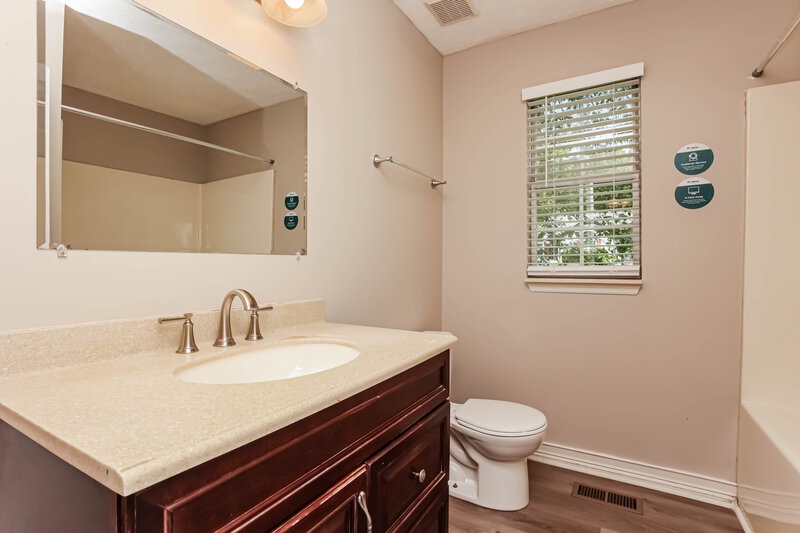 2,085/Mo, 1610 Cedar Tree Ln Mount Juliet, TN 37122 Main Bathroom View