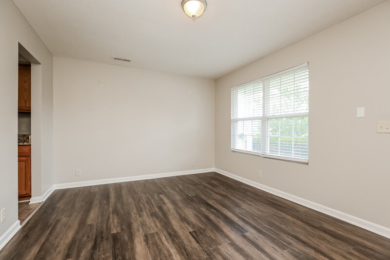 2,055/Mo, 1440 Westview Dr Murfreesboro, TN 37128 Living Room View
