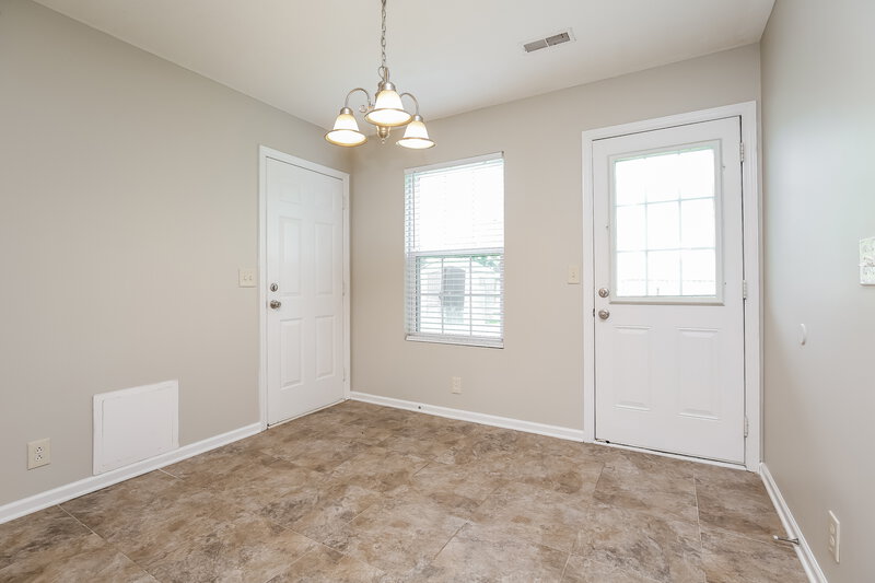 2,055/Mo, 1440 Westview Dr Murfreesboro, TN 37128 Dining Room View