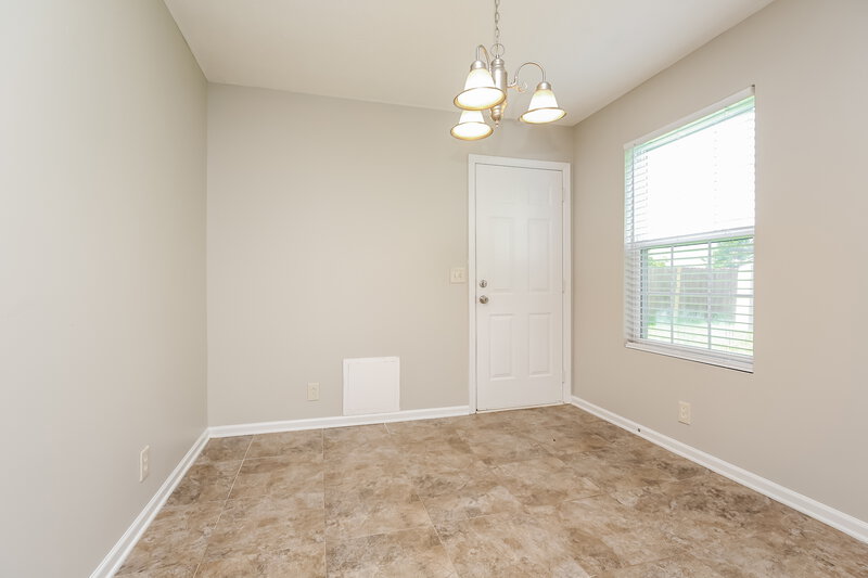 2,055/Mo, 1440 Westview Dr Murfreesboro, TN 37128 Dining Room View 2