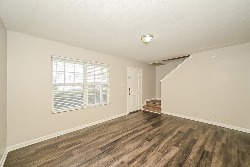 1,965/Mo, 1440 Westview Dr Murfreesboro, TN 37128 Living Room View 2