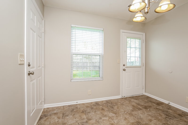2,055/Mo, 1440 Westview Dr Murfreesboro, TN 37128 Dining Room View 3