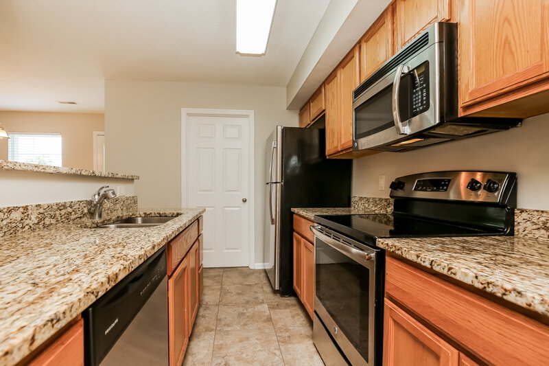 2,055/Mo, 1440 Westview Dr Murfreesboro, TN 37128 Kitchen View