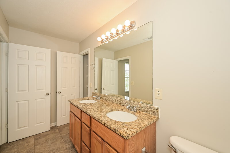 1,965/Mo, 1440 Westview Dr Murfreesboro, TN 37128 Main Bathroom View 2