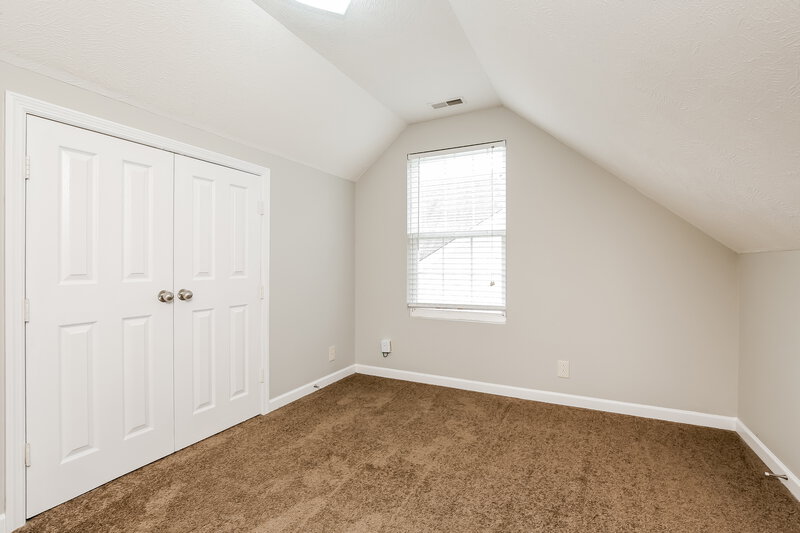 2,055/Mo, 1440 Westview Dr Murfreesboro, TN 37128 Main Bedroom View 2