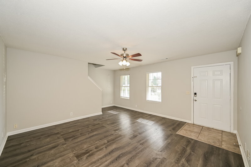 1,910/Mo, 2611 Hawk Eye Ct Murfreesboro, TN 37128 Living Room View 2
