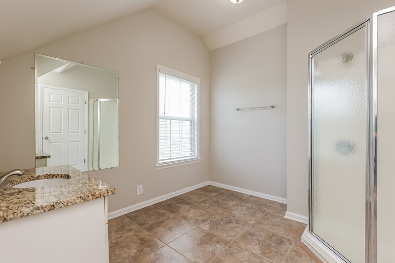 2,140/Mo, 2611 Hawk Eye Ct Murfreesboro, TN 37128 Main Bathroom View 2