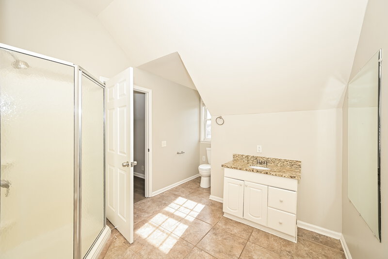 1,910/Mo, 2611 Hawk Eye Ct Murfreesboro, TN 37128 Main Bathroom View