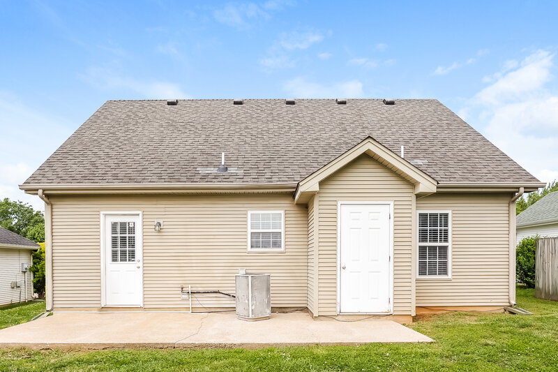 2,140/Mo, 2611 Hawk Eye Ct Murfreesboro, TN 37128 Rear View