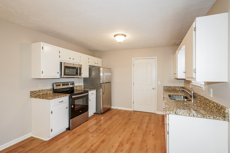 2,215/Mo, 2907 Weybridge Dr Murfreesboro, TN 37128 Kitchen View 2