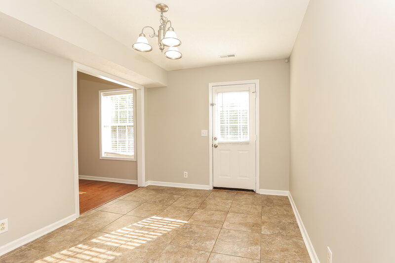 2,270/Mo, 1421 Westview Dr Murfreesboro, TN 37128 Dining Room View
