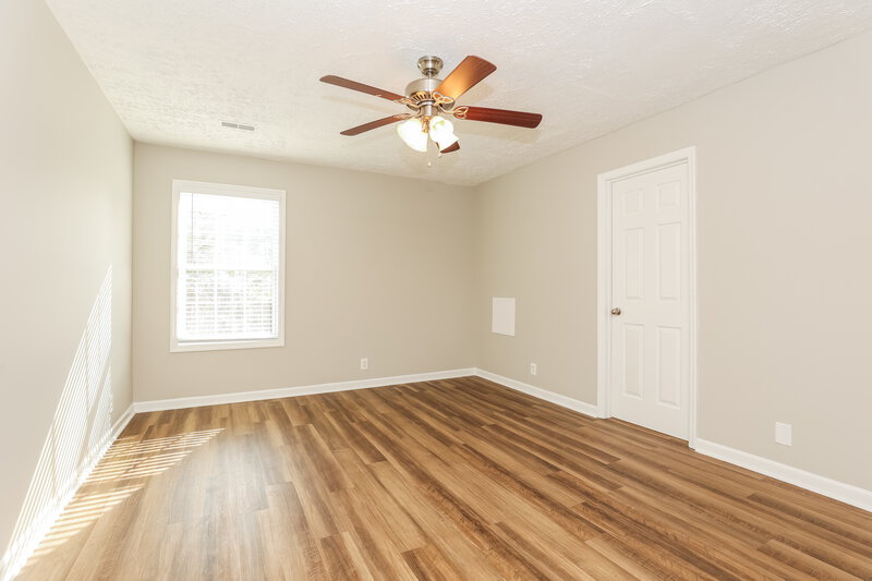 2,270/Mo, 1421 Westview Dr Murfreesboro, TN 37128 Main Bedroom View