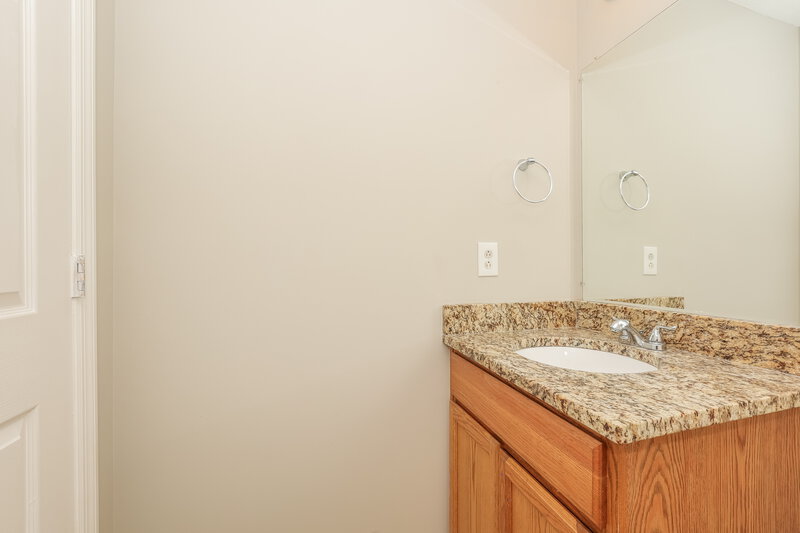 2,270/Mo, 1421 Westview Dr Murfreesboro, TN 37128 Bathroom View