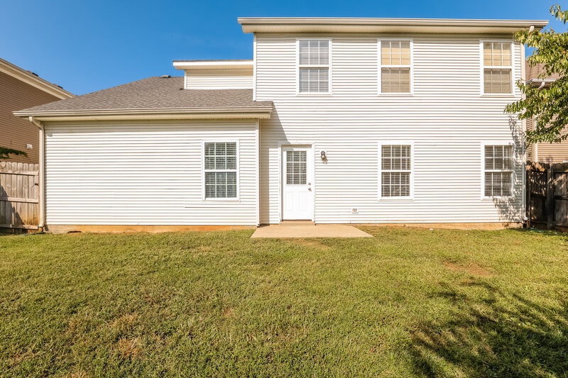 2,270/Mo, 1421 Westview Dr Murfreesboro, TN 37128 Rear View