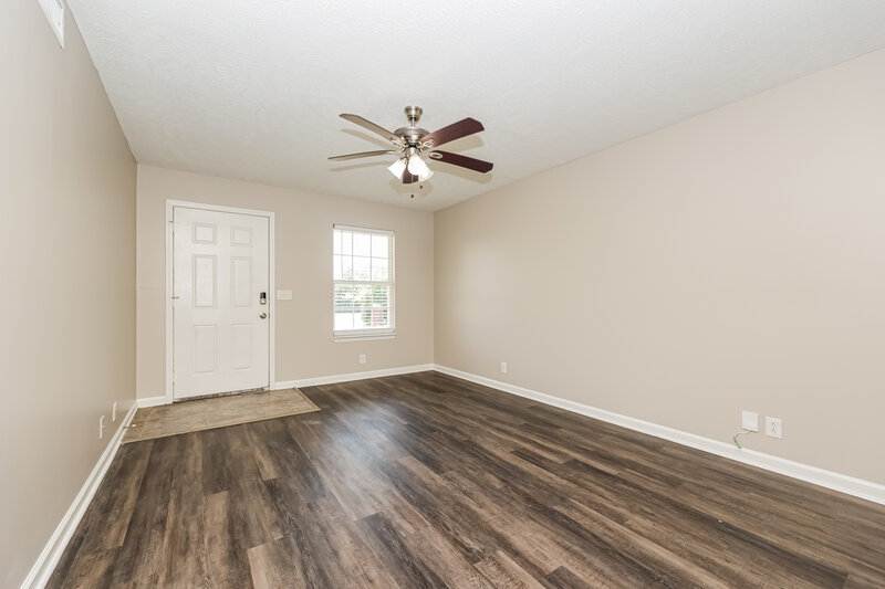 1,860/Mo, 1502 Killarney Dr Murfreesboro, TN 37128 Living Room View